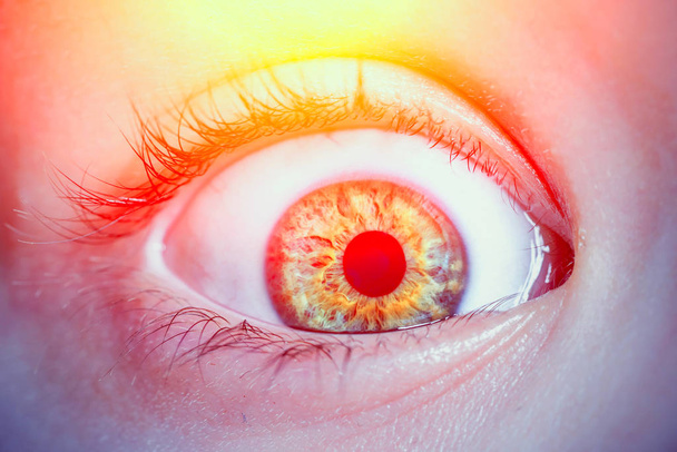 Extended human eye in the sunlight - Φωτογραφία, εικόνα