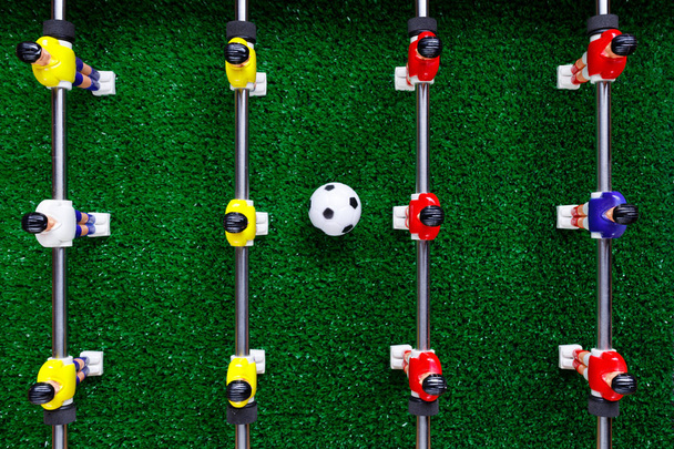 πίνακα ποδόσφαιρο ποδόσφαιρο kicker παιχνίδι παίκτες, το top view - Φωτογραφία, εικόνα