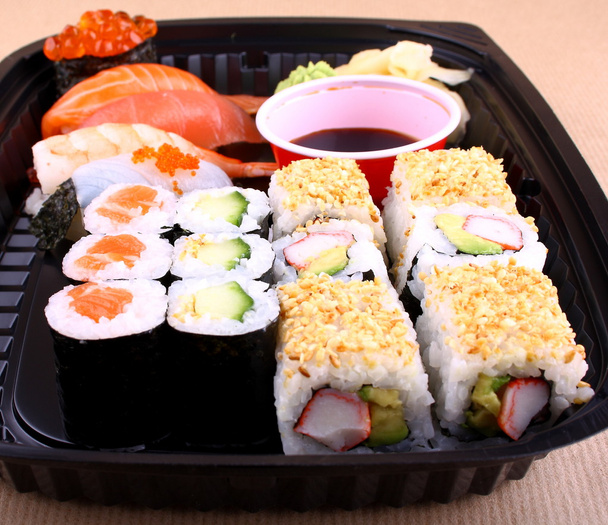 Exkluzív sushi menü fekete szállítási Box - Fotó, kép