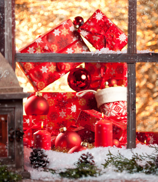 Vánoce zátiší se starým dřevěným oknem. Pozadí oslavy, - Fotografie, Obrázek
