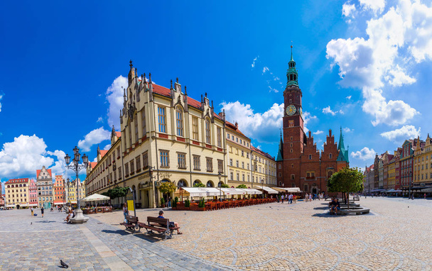 WROCLAW, POLAND - JULY 29, 2014: Old City Hall in Wroclaw, Poland on July 29, 2014. Wroclaw old and a very beautuful city in Poland - Фото, зображення