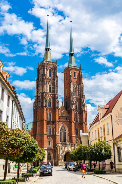 WROCLAW, POLAND - JULY 29, 2014:  Cathedral of St. John in Wroclaw, Poland on July 29, 2014. Wroclaw old and a very beautuful city in Poland - Foto, Bild