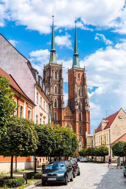 WROCLAW, POLOGNE - 29 JUILLET 2014 : Cathédrale Saint-Jean de Wroclaw, Pologne, le 29 juillet 2014. Wroclaw vieille et une ville très belle en Pologne
 - Photo, image