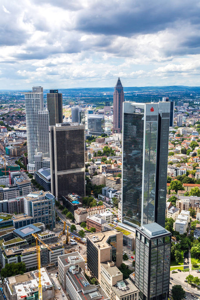 FRANKFURT, GERMANY - JULY 9, 2014: Summer panorama of the financial district in Frankfurt, Germany - Foto, Imagem