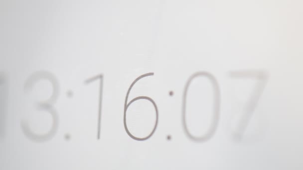 Countdown en klok op het scherm, zoals het concept van deadline en afval tijd - Video