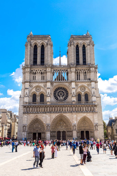 PARIS, FRANCE - JULY 14, 2014:  Notre Dame de Paris cathedral is the one of the most famous symbols of Paris, July 14, 2014 - Photo, image