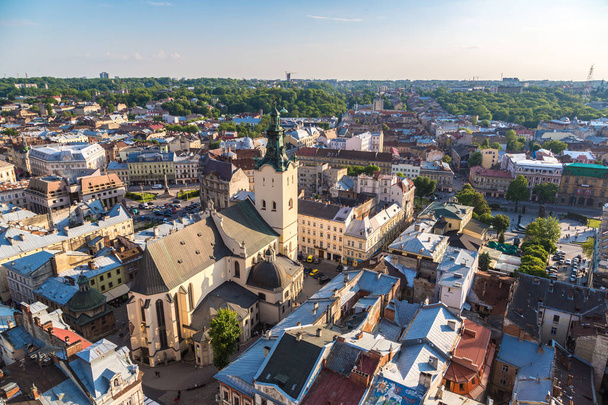 LVIV, UKRAINE - JUNE 9, 2016: Panoramic view of Lviv in a beautiful summer day, Ukraine - Фото, зображення