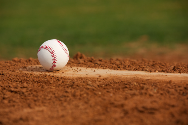 Baseball auf dem Pitcher-Hügel - Foto, Bild