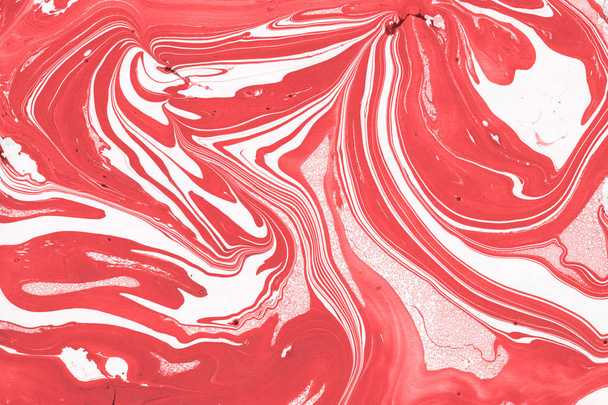 roter Marmorhintergrund mit Farbspritzern Textur - Foto, Bild