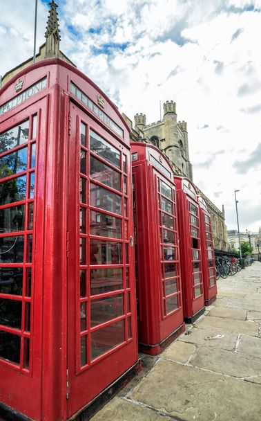 Tradycyjny angielski budki telefoniczne w Cambridge - Zdjęcie, obraz