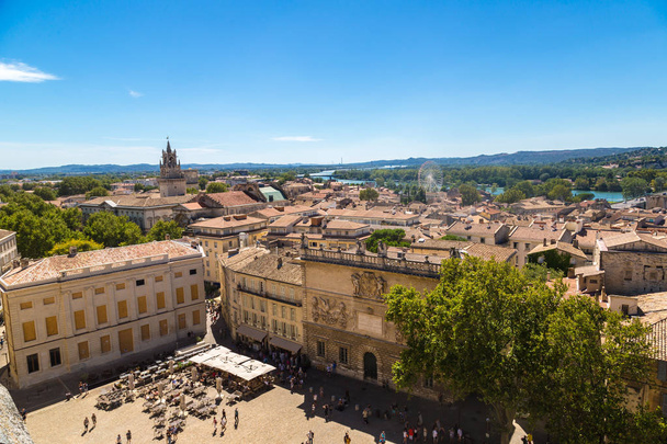 AVIGNON, FRANCE - JUNE 12, 2016:  Panoramic aerial view of Avignon in a beautiful summer day, France - Foto, afbeelding
