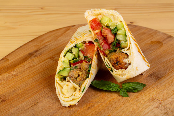 Shawarma falafel ve sebze ile - Fotoğraf, Görsel