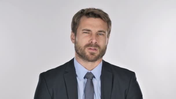Portret van zakenman gebaren verwerping, afwijzing - Video
