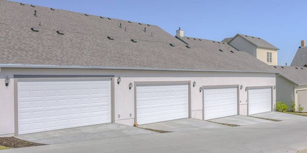 Garaże z pięknym domu w Utah brzask z powrotem - Zdjęcie, obraz
