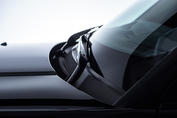 close up view of shining black automobile - Фото, зображення