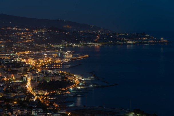 Sanremo éjjel. Liguria régió Olaszország - Fotó, kép
