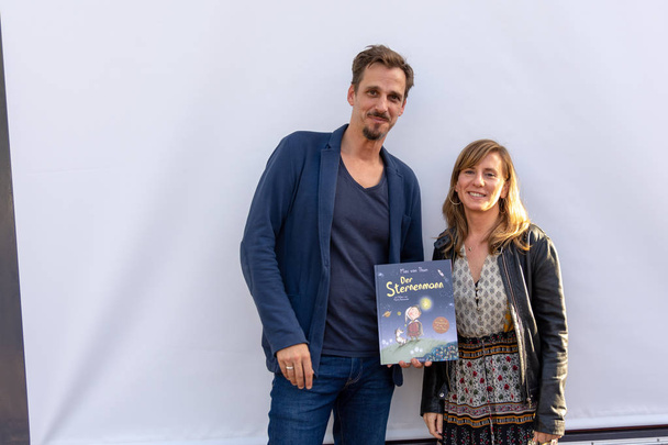 FRANKFURT AM MAIN, Germany - October 12 2018: Max von Thun and Marta Balmaseda at 70th Frankfurt Book Fair / Buchmesse Frankfurt - Fotoğraf, Görsel
