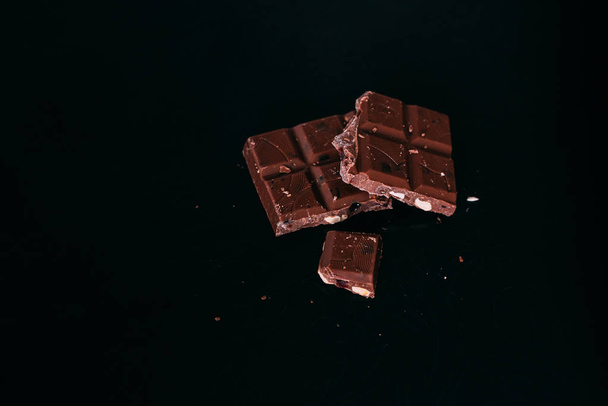 Dark chocolate with nuts - Foto, imagen