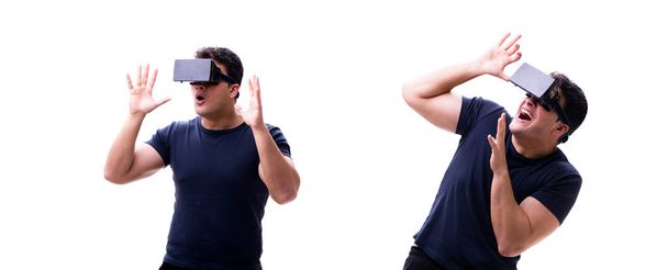 Młody przystojny mężczyzna ubrany wirtualnej rzeczywistości o na białym tle okulary Vr - Zdjęcie, obraz