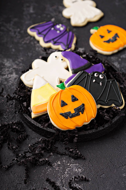 Halloween cookies decorated with royal icing - Foto, Bild