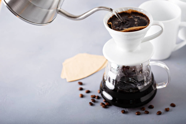Налийте каву, яку готують
 - Фото, зображення