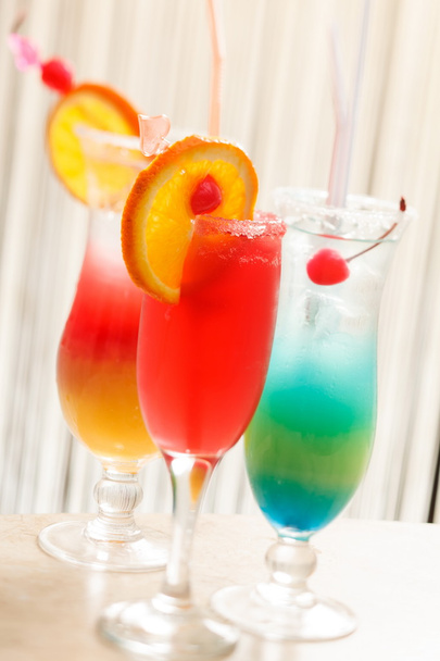 cocktails in the bar - Φωτογραφία, εικόνα