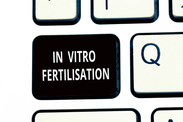 Escritura manual conceptual que muestra la fecundación in vitro. Texto de la foto de negocios Un óvulo es fertilizado por esperma en un tubo de ensayo
 - Foto, Imagen