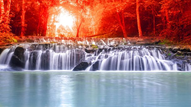 Tájkép fotó, Namtok Sam Lan Waterfall, gyönyörű vízesés, esőerdők, Thaiföld - Fotó, kép