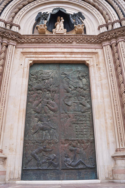 Vstupní dveře Orvieto katedrále, Itálie - Fotografie, Obrázek