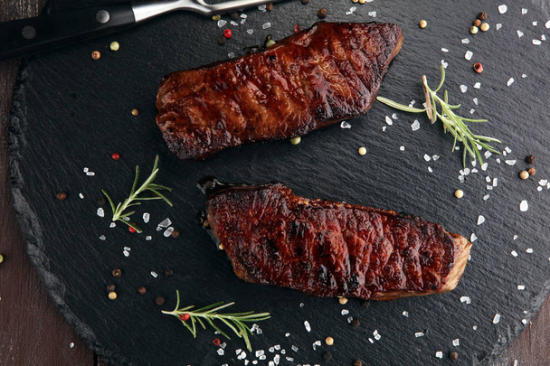 Barbecue Rib Eye Steak or rump steak - Dry Aged Wagyu Entrecote Steak - Foto, immagini