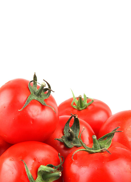 lähikuva punainen tomaatit valkoisella taustalla
. - Valokuva, kuva