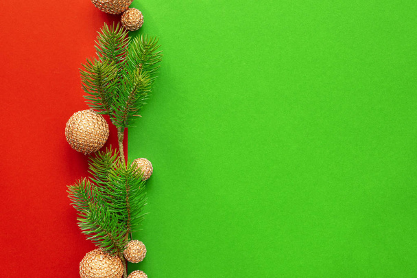 Un fondo de decoración navideña con colores complementarios
 - Foto, imagen