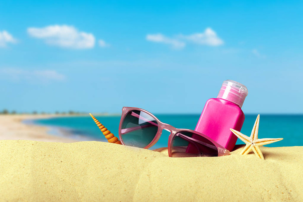 accessoires de plage sur les sables d'été
 - Photo, image