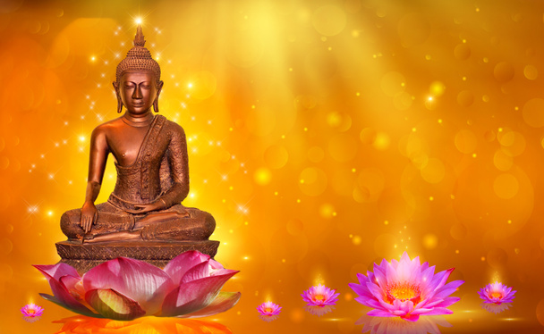 Statue de Bouddha eau lotus Bouddha debout sur fleur de lotus sur fond orange - Photo, image