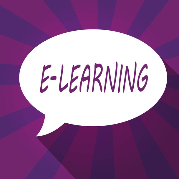 Pisanie, Wyświetlono E Learning pojęciowy ręcznie. Biznesowe zdjęcie prezentujący lekcje prowadzone za pośrednictwem mediów elektronicznych, zazwyczaj w Internecie. - Zdjęcie, obraz