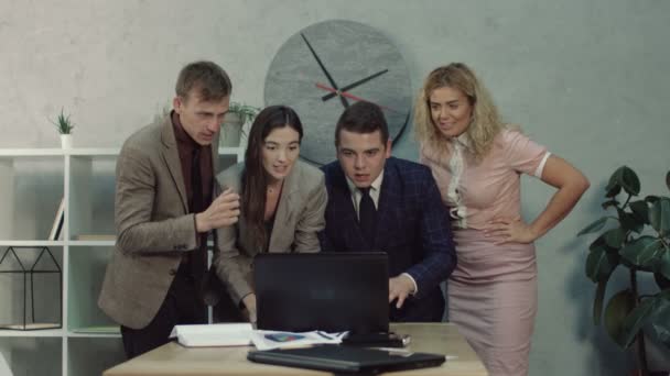 Business team disappointed by business failure - Materiał filmowy, wideo
