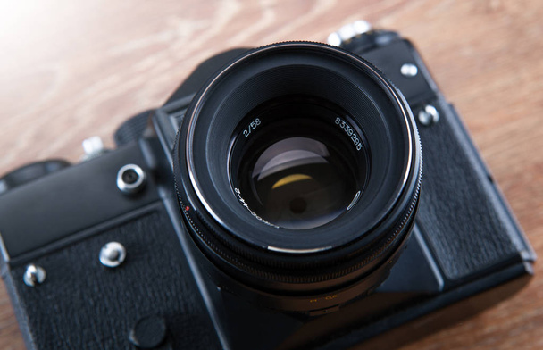 retro czarny film szerokokątny aparat z bliska - Zdjęcie, obraz