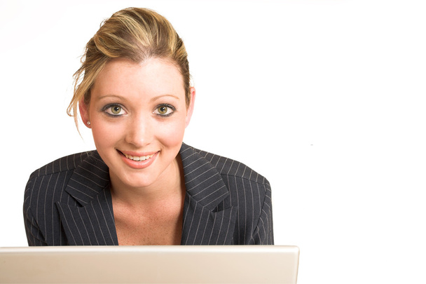 Üzleti nő dolgozik laptop - Fotó, kép