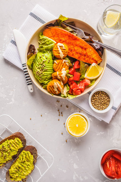 Vegan Rainbow bowl: meatballs vegetable, avocado, sweet potato and salad. Plant based diet concept. - Foto, imagen