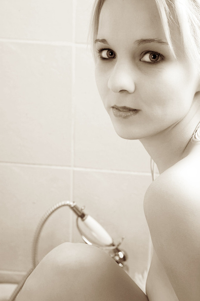Nude woman in a bath - Fotó, kép