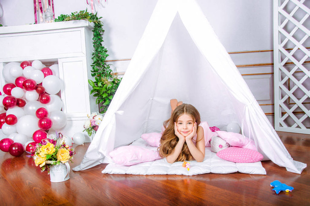 Happy girl play at home. Funny lovely child having fun in children room. - Fotoğraf, Görsel