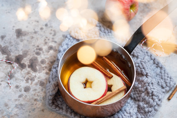 Hot apple cider with fall cinnamon and star anise - Fotoğraf, Görsel