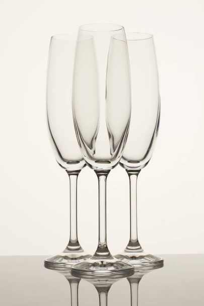 Tři poháry skleněné šampaňské. - Fotografie, Obrázek