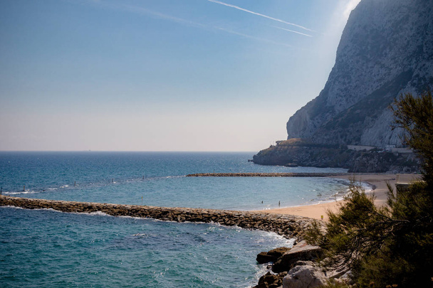 Sandy Bay sur le côté est du Rocher de Gibraltar
 - Photo, image