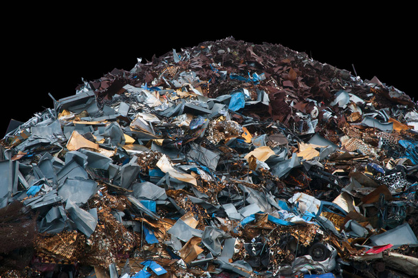 Mustalle pohjalle eristettyjen käytöstä poistettujen metalliromujen määrä
 - Valokuva, kuva
