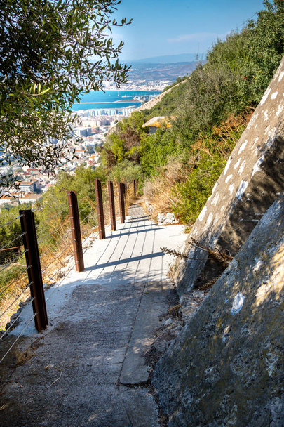 A footpath on the Rock of Gibraltar. Gibraltar is a British Overseas Territory located on the southern tip of Spain - Foto, Bild