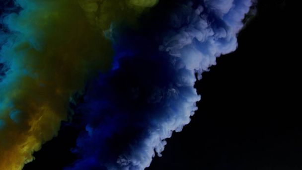 fumée colorée sur fond sombre - Photo, image