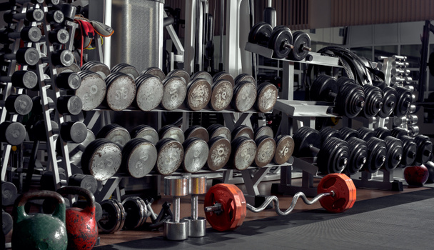 sports equipment in gym, horizontal photo - Foto, Bild