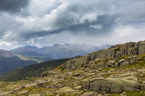 Vaikuttavat maisemat ja pilvet Dolomiitti Alpeilla
 - Valokuva, kuva