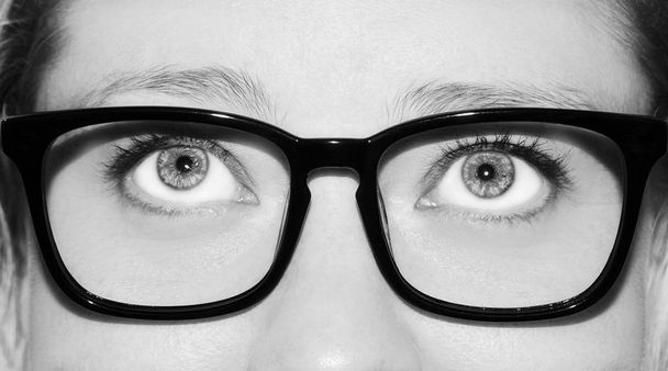 A beautiful insightful look woman's eye. Close up shot. - Foto, immagini